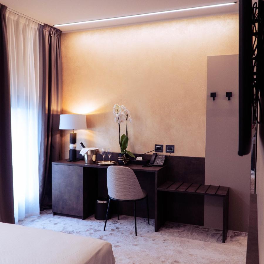 Moglia Hotel De Amicis מראה חיצוני תמונה